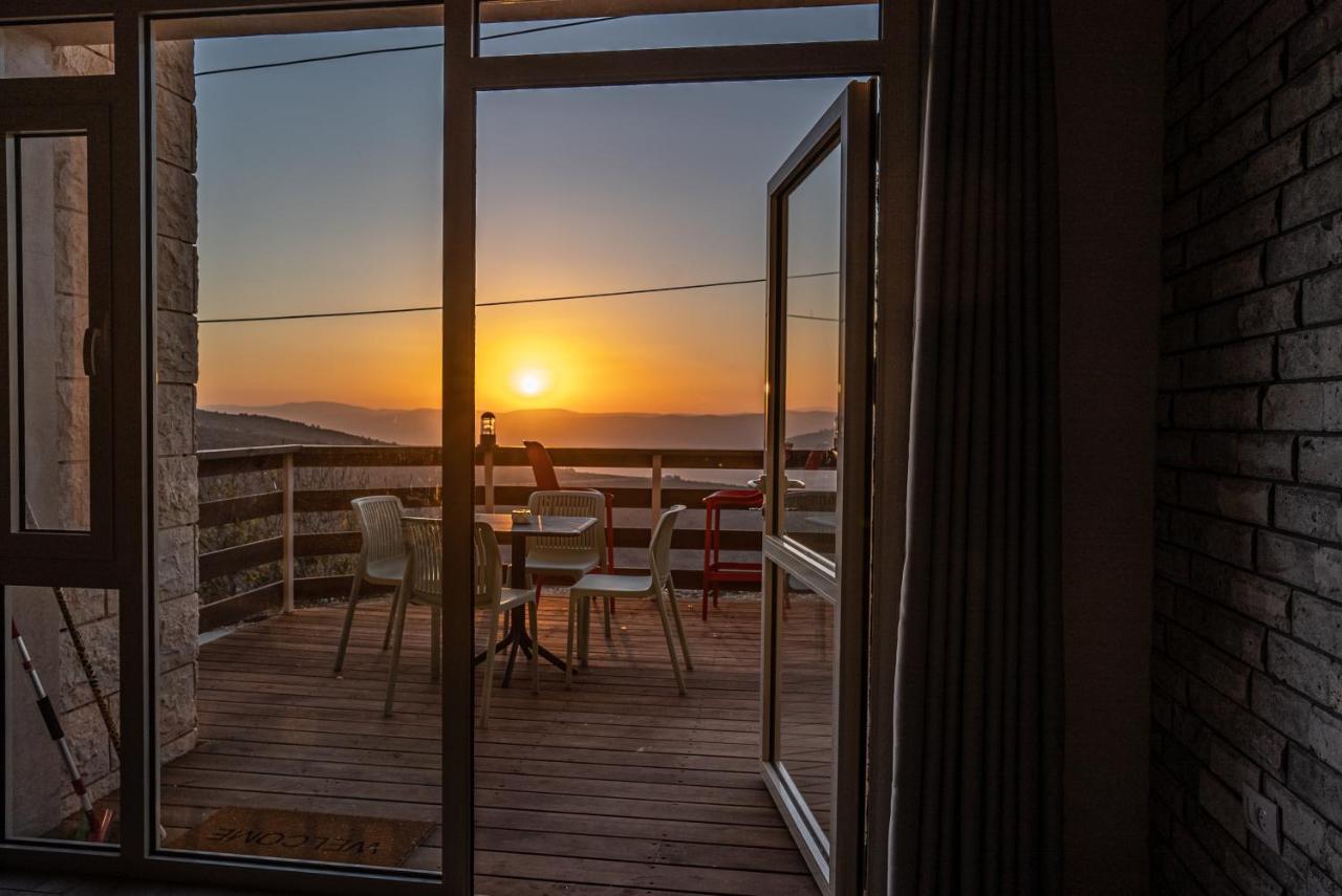 Sunset B&B Ein Kinya Exterior photo